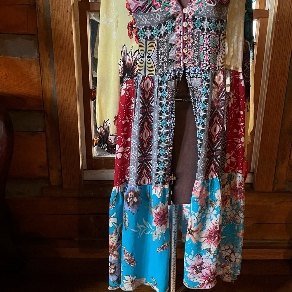 John Mark Tunic - Picture 4 of 10